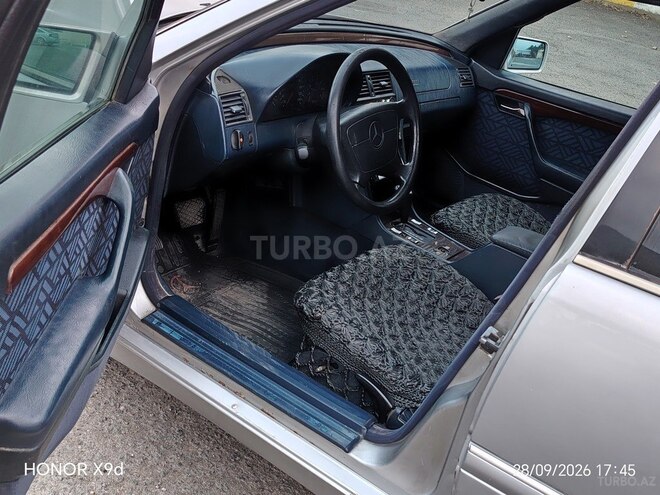 Mercedes C 250 1995, 256,458 km - 2.5 л - Qazax