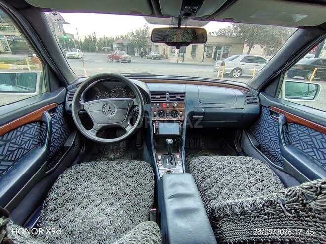 Mercedes C 250 1995, 256,458 km - 2.5 л - Qazax