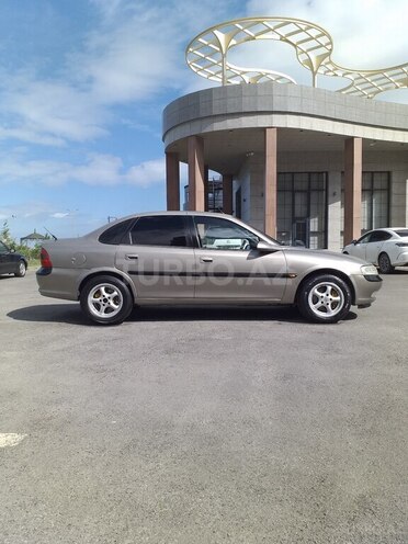 Opel Vectra 1996, 250,000 km - 2.0 l - Sumqayıt