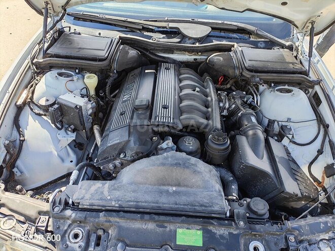 BMW 523 1997, 495,987 km - 2.5 l - Tovuz