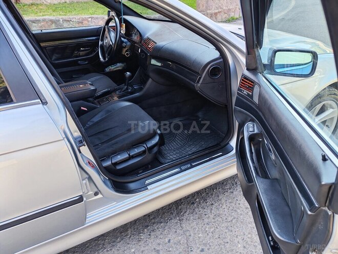 BMW 523 1997, 495,987 km - 2.5 l - Tovuz