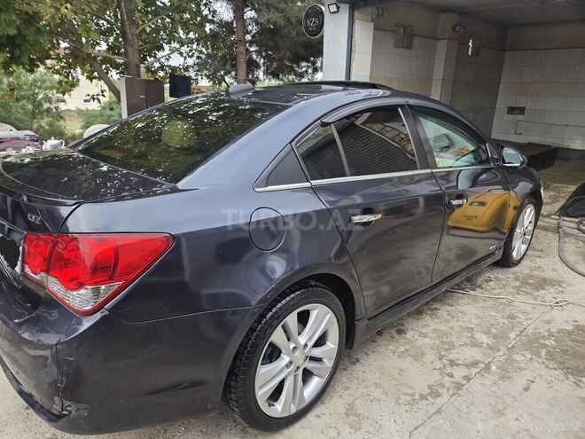 Chevrolet Cruze 2015, 301,568 km - 1.4 l - Şirvan