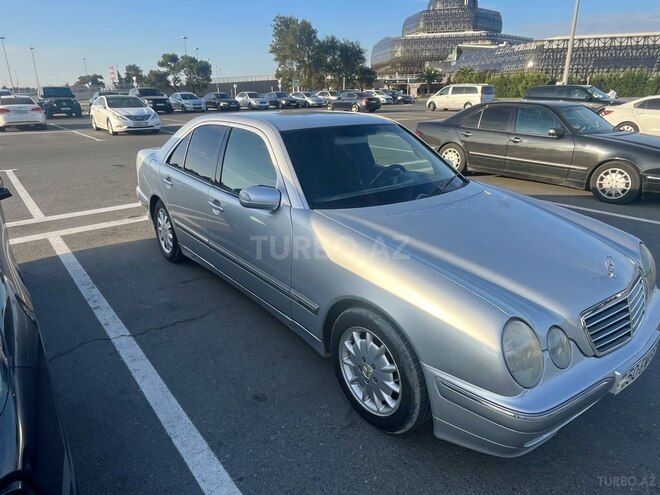 Mercedes E 240 1999, 310,000 km - 2.4 l - Bakı