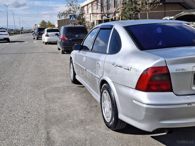 Opel Vectra 1999, 208,000 km - 1.6 l - Sumqayıt