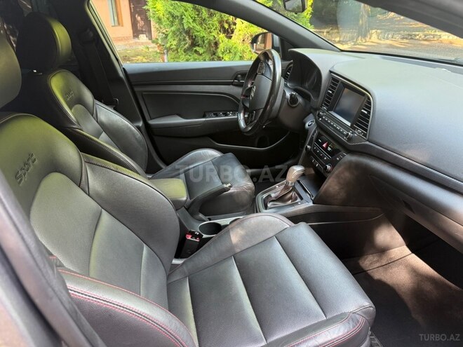 Hyundai Elantra 2017, 203,582 km - 1.6 l - Zaqatala