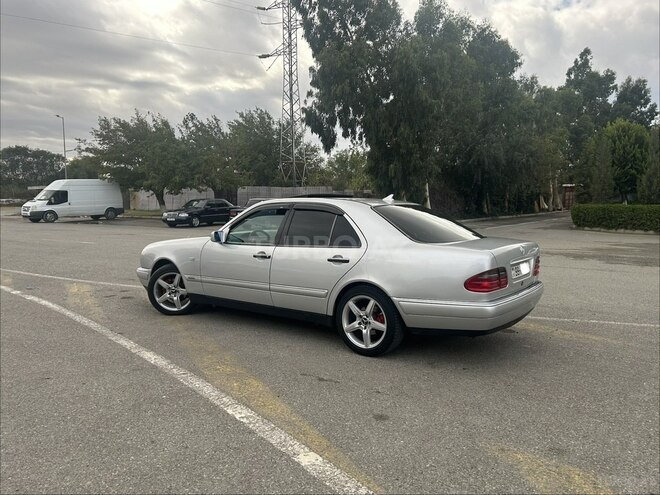 Mercedes E 240 1999, 253,896 km - 2.4 l - Sumqayıt