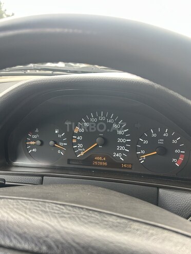 Mercedes E 240 1999, 253,896 km - 2.4 l - Sumqayıt