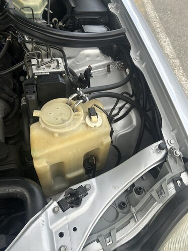 Mercedes E 240 1999, 253,896 km - 2.4 l - Sumqayıt