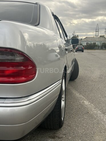 Mercedes E 240 1999, 253,896 km - 2.4 l - Sumqayıt