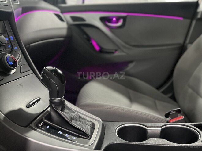 Hyundai Elantra 2015, 145,251 km - 1.8 l - Bakı