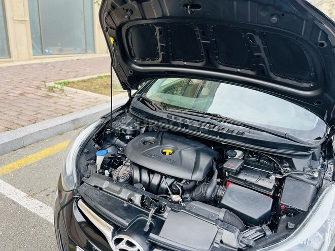 Hyundai Elantra 2015, 145,251 km - 1.8 l - Bakı