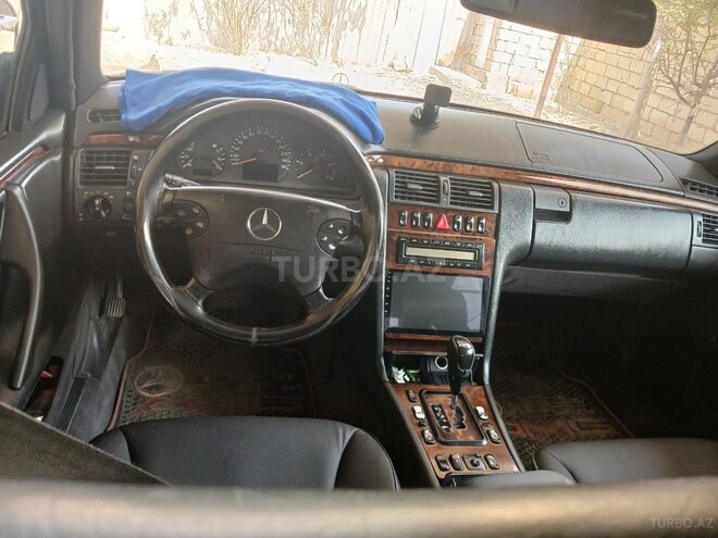 Mercedes E 220 2001, 450,000 km - 2.2 л - Hacıqabul