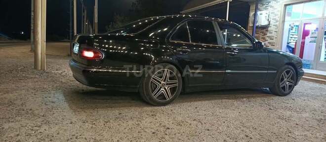Mercedes E 220 2001, 450,000 km - 2.2 л - Hacıqabul