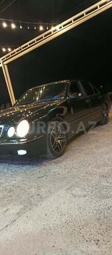 Mercedes E 220 2001, 450,000 km - 2.2 л - Hacıqabul