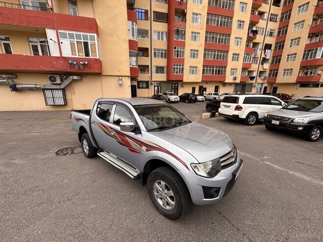 Mitsubishi L200 2014, 294,000 km - 2.5 л - Bakı