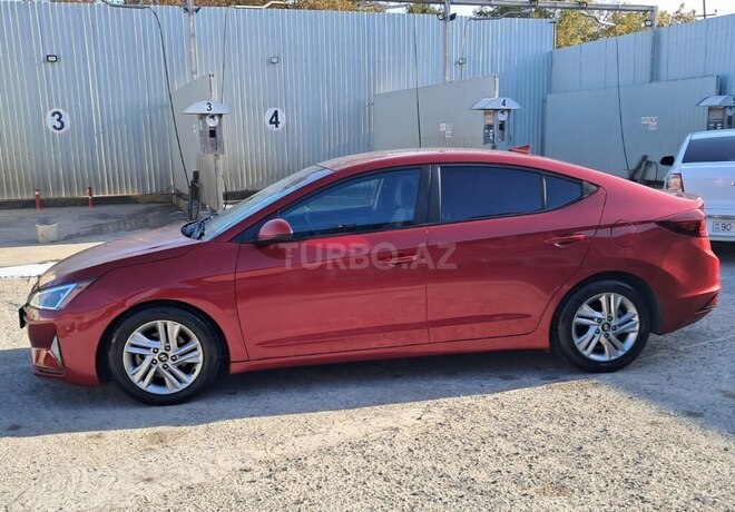 Hyundai Elantra 2018, 140,000 km - 2.0 l - Bakı