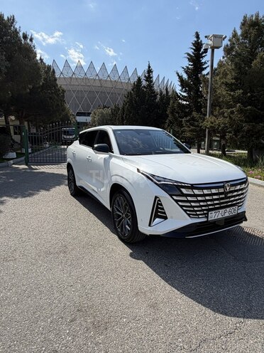 Changan  2025, 22,000 km - 1.5 л - Bakı