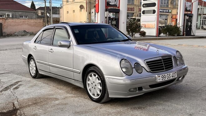 Mercedes E 220 2000, 303,000 km - 2.2 л - Bakı
