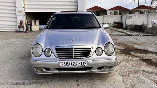 Mercedes E 220 2000, 303,000 km - 2.2 л - Bakı
