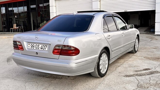 Mercedes E 220 2000, 303,000 km - 2.2 л - Bakı