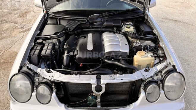 Mercedes E 220 2000, 303,000 km - 2.2 л - Bakı