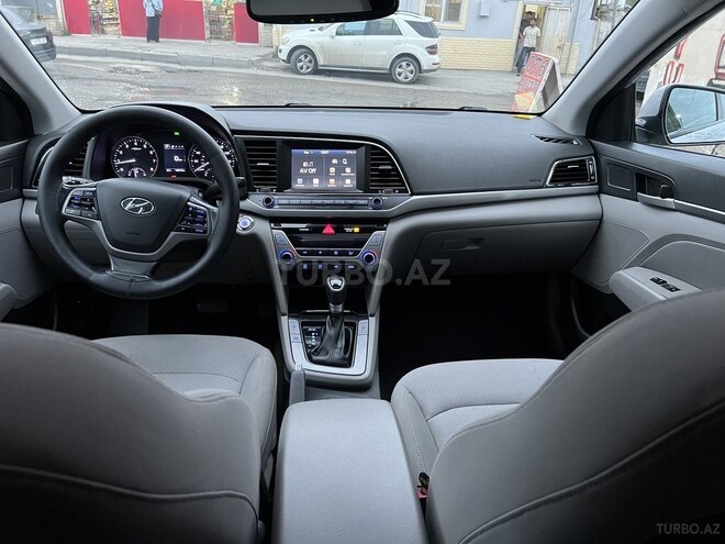 Hyundai Elantra 2018, 238,183 km - 2.0 l - Bakı