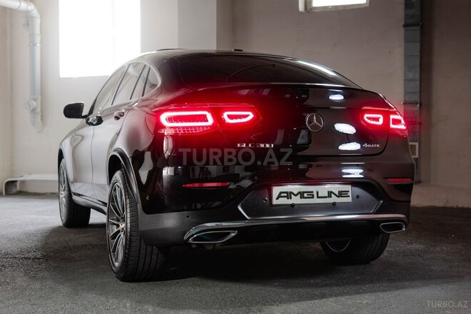 Mercedes GLC 300 4MATIC Coupe 2020, 141,800 km - 2.0 л - Bakı