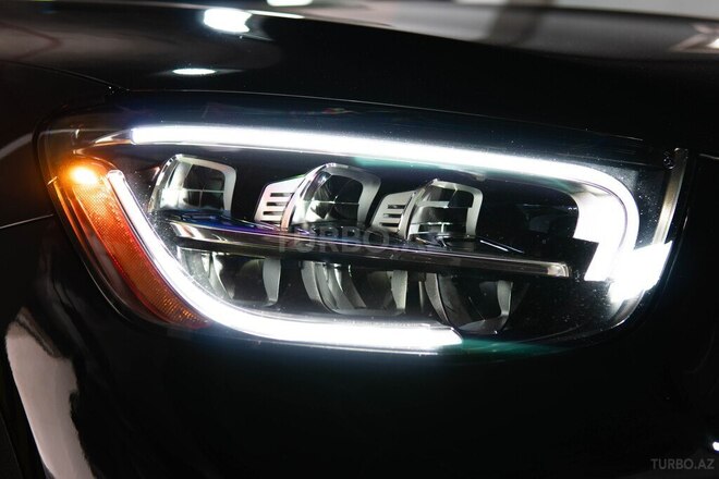 Mercedes GLC 300 4MATIC Coupe 2020, 141,800 km - 2.0 л - Bakı