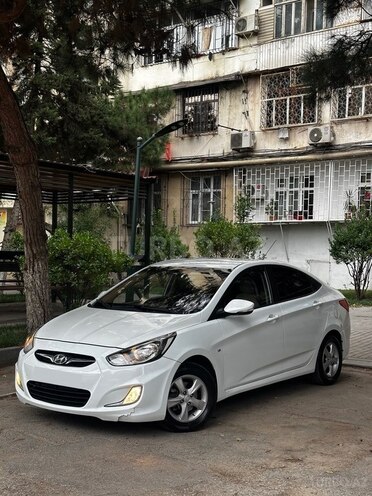 Hyundai Accent 2011, 424,000 km - 1.6 л - Bakı