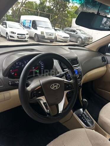 Hyundai Accent 2011, 424,000 km - 1.6 л - Bakı