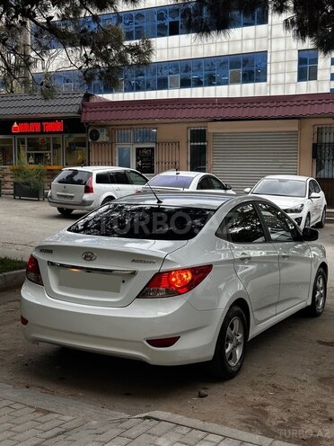 Hyundai Accent 2011, 424,000 km - 1.6 л - Bakı