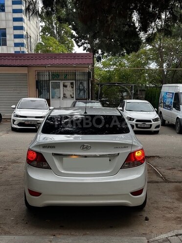 Hyundai Accent 2011, 424,000 km - 1.6 л - Bakı