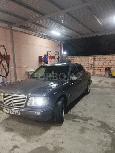 Mercedes  1993, 255,000 km - 2.0 л - Samux