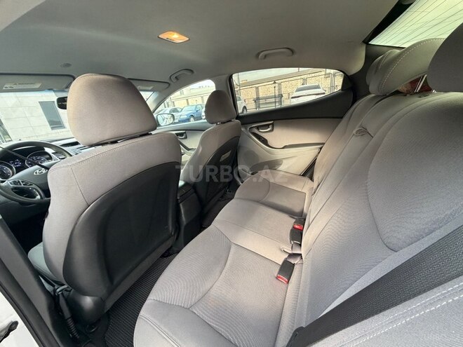 Hyundai Elantra 2015, 210,824 km - 1.8 л - Bakı