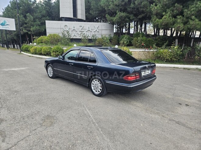 Mercedes E 220 1999, 362,976 km - 2.2 l - Qazax