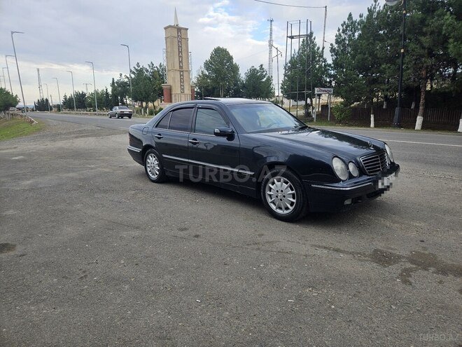 Mercedes E 220 1999, 362,976 km - 2.2 l - Qazax