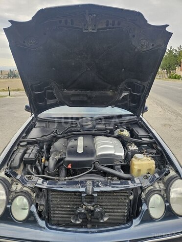 Mercedes E 220 1999, 362,976 km - 2.2 l - Qazax