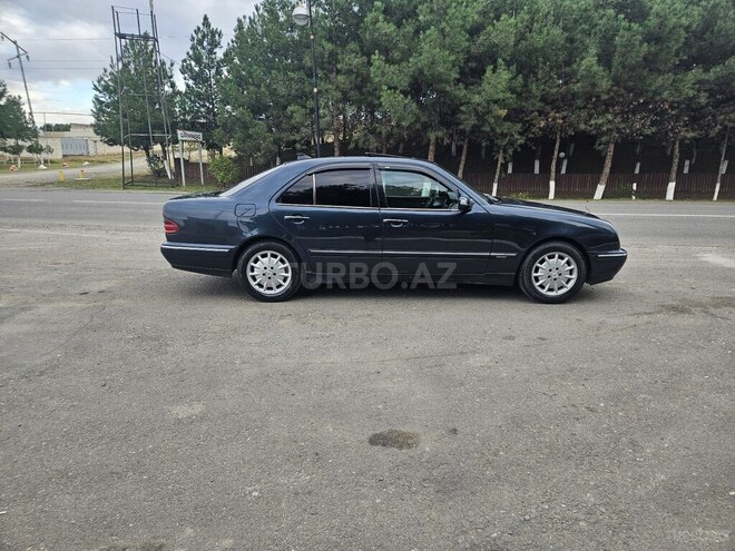 Mercedes E 220 1999, 362,976 km - 2.2 l - Qazax