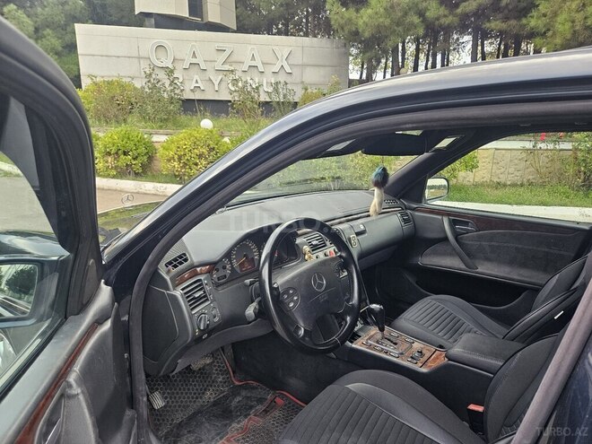 Mercedes E 220 1999, 362,976 km - 2.2 l - Qazax