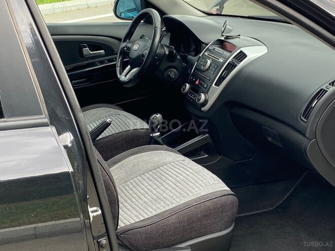 Kia  2010, 204,000 km - 1.6 l - Bakı