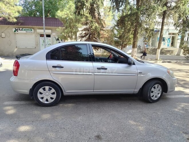 Hyundai Accent 2006, 225,000 km - 1.6 l - Ucar