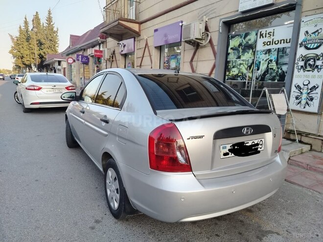 Hyundai Accent 2006, 225,000 km - 1.6 l - Ucar
