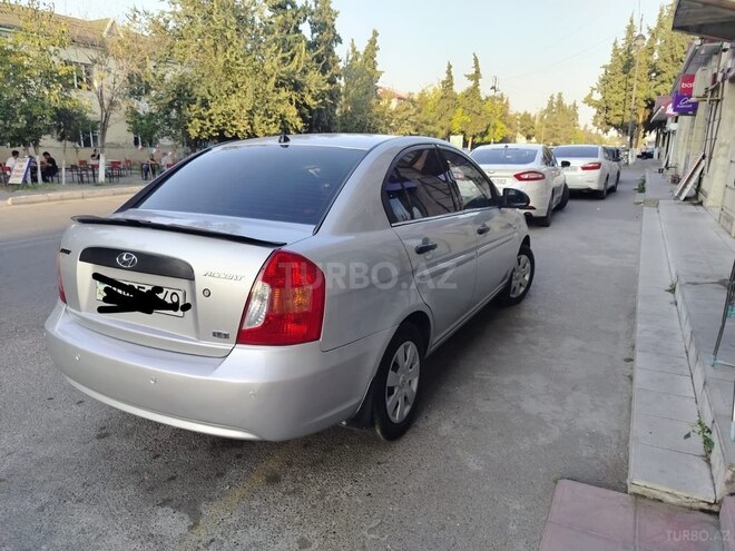 Hyundai Accent 2006, 225,000 km - 1.6 l - Ucar