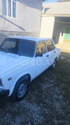 LADA (VAZ) 2107 2006, 300,000 km - 1.6 l - Ucar
