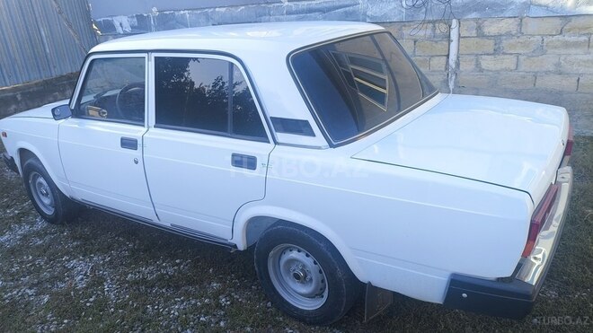 LADA (VAZ) 2107 2006, 300,000 km - 1.6 l - Ucar