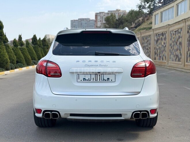 Porsche Cayenne Turbo 2012, 157,500 km - 4.8 l - Bakı