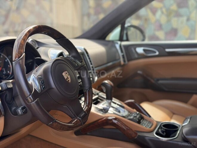 Porsche Cayenne Turbo 2012, 157,500 km - 4.8 l - Bakı