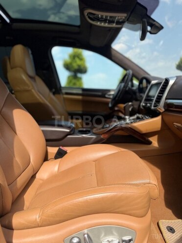 Porsche Cayenne Turbo 2012, 157,500 km - 4.8 l - Bakı