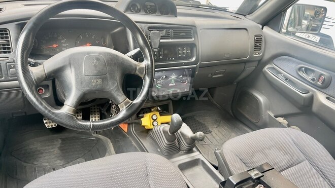 Mitsubishi L200 2003, 700,000 km - 2.5 l - Bakı