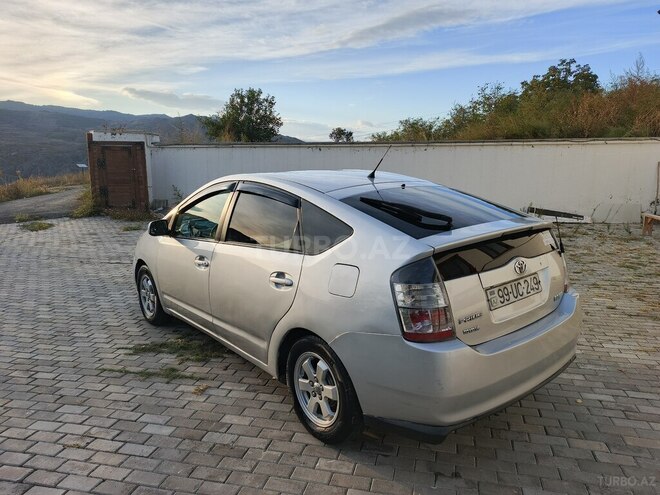 Toyota Prius 2006, 708,111 km - 1.5 l - Laçın